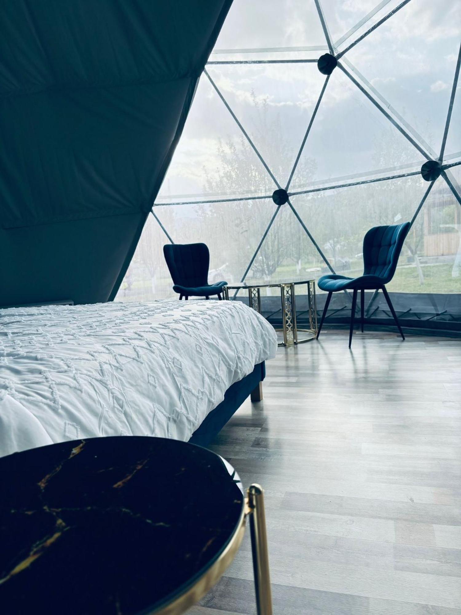 Sun Garden Glamping Domes Hotel Călimăneşti Bagian luar foto